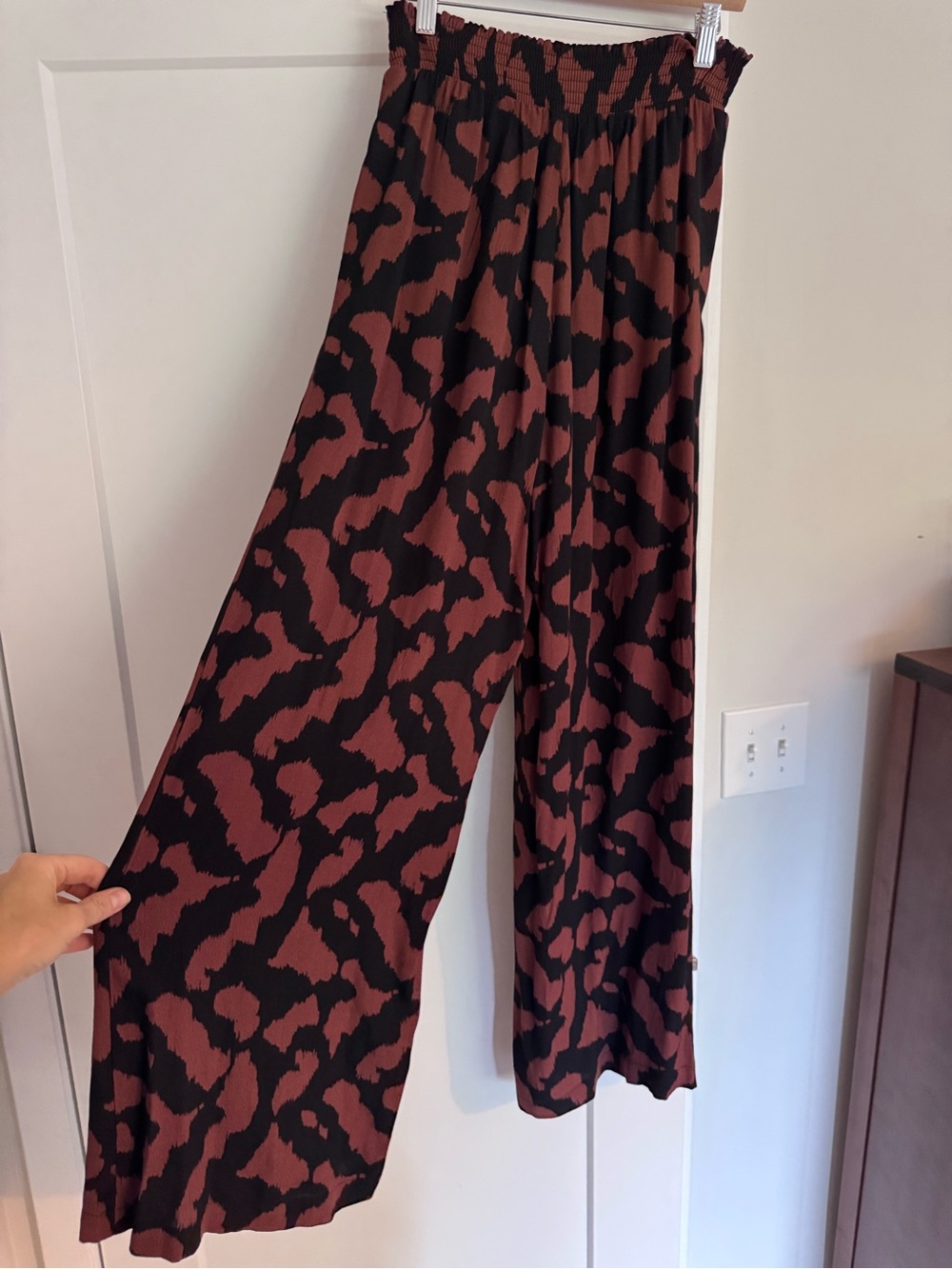 Evereve Brown and Black Wide-Leg Animal Print Pants